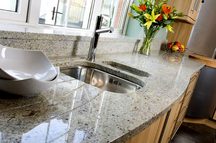 столешница из белого гранита